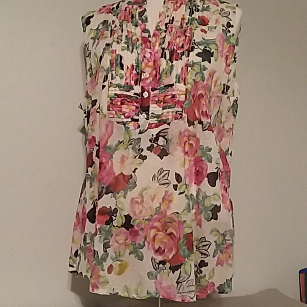 Magazine lady floral sleeveless top